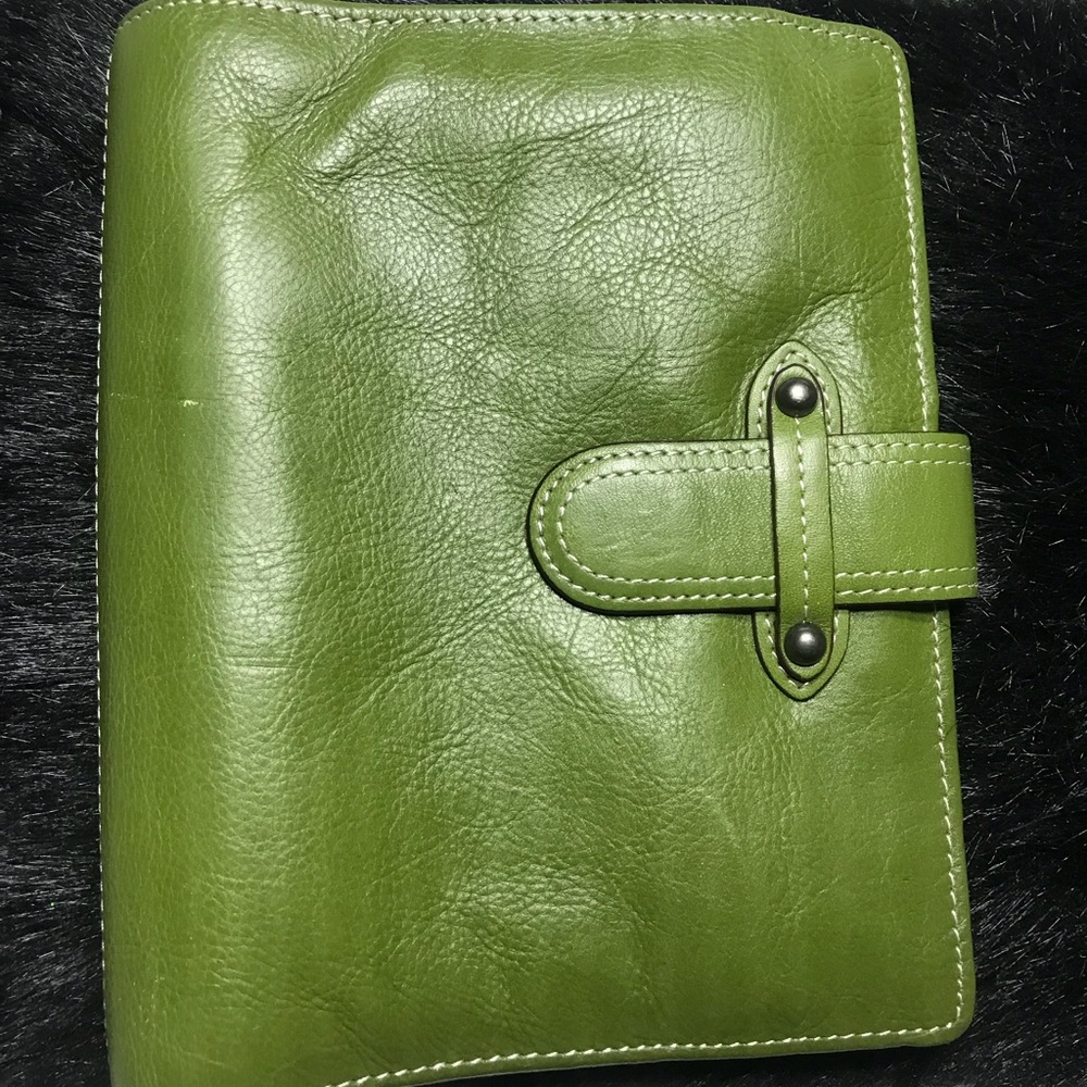 Green leather Franklin Covey planner/wallet.